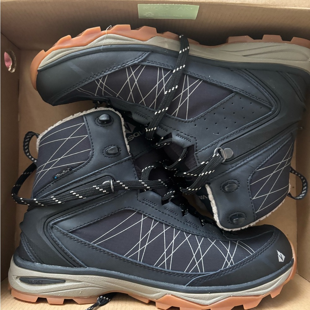 Vasque ColdSpark UltraDry Women’s Black Winter Hiking Boots with Tan Sole